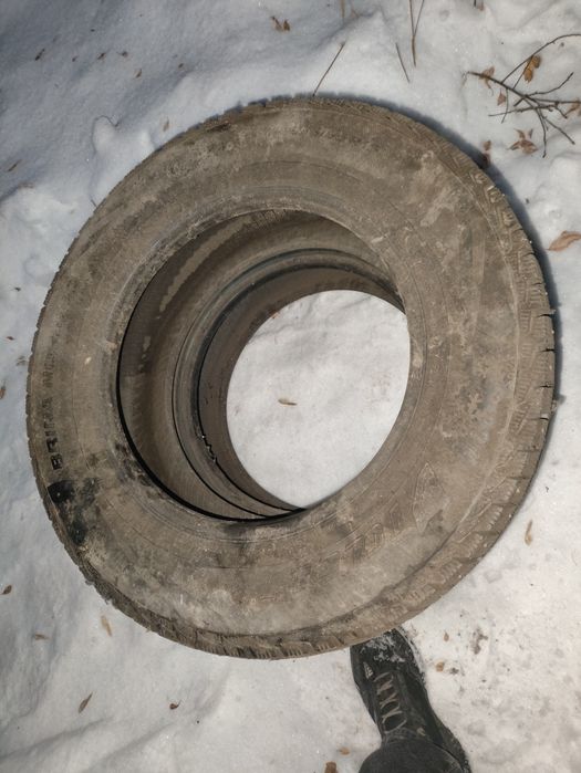 Продам резину 15 диаметра