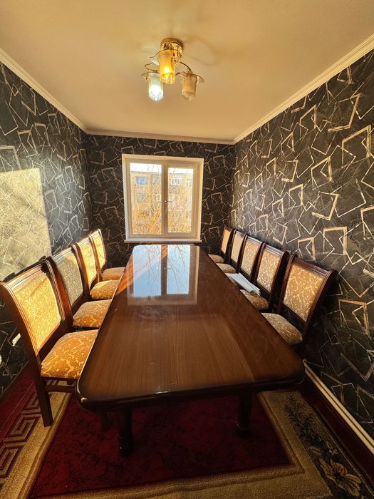 Стол стул сотилади 12 талик холати ало