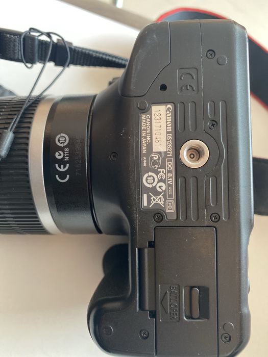 Фотоапарат Canon EOS 550D с два обектива