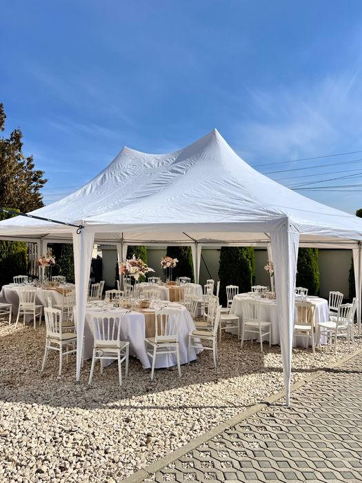 Corturi de închiriat