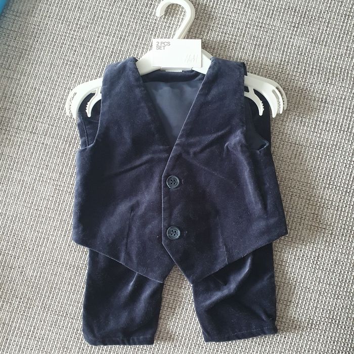 Pantaloni+vesta bebelusi H&M