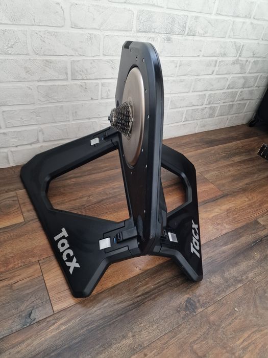 Велостанок Tacx NEO Smart