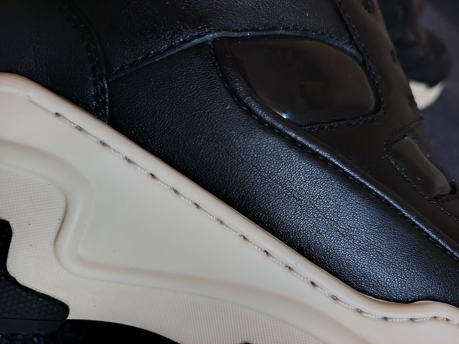 Продам кроссовки Trendiano 43