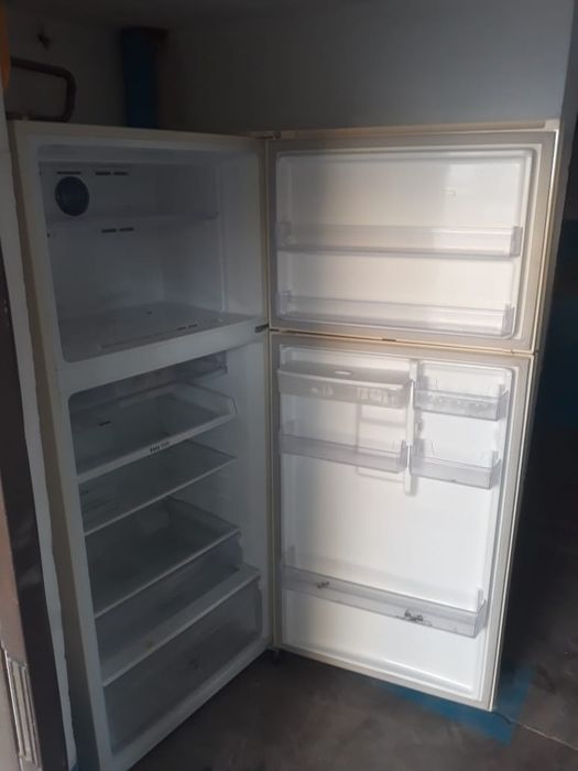 Холодильник сатылады