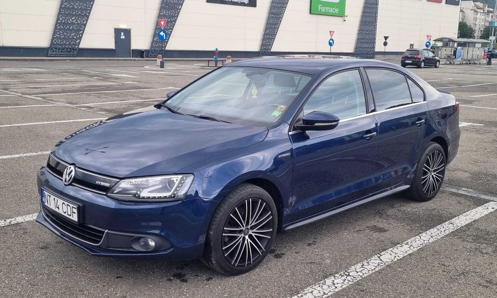 VOLKSWAGEN Jetta 2013 — imagine 4