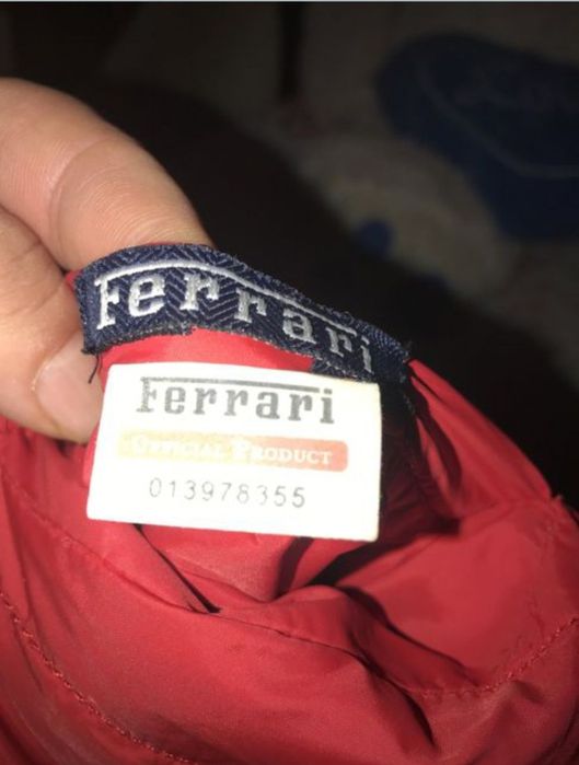 Vesta Ferrari cu 2fete M