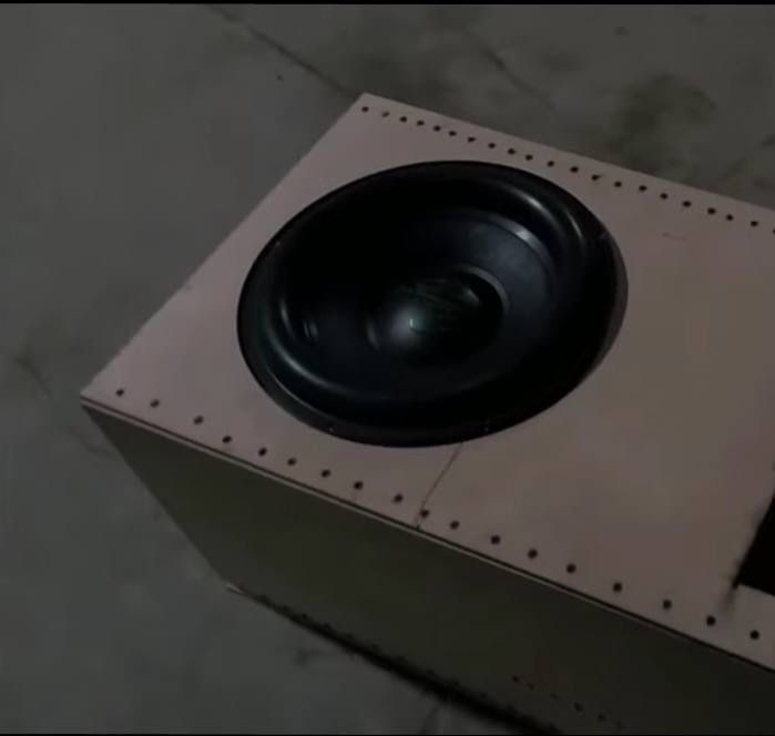 Machete 950 rms 1900 max