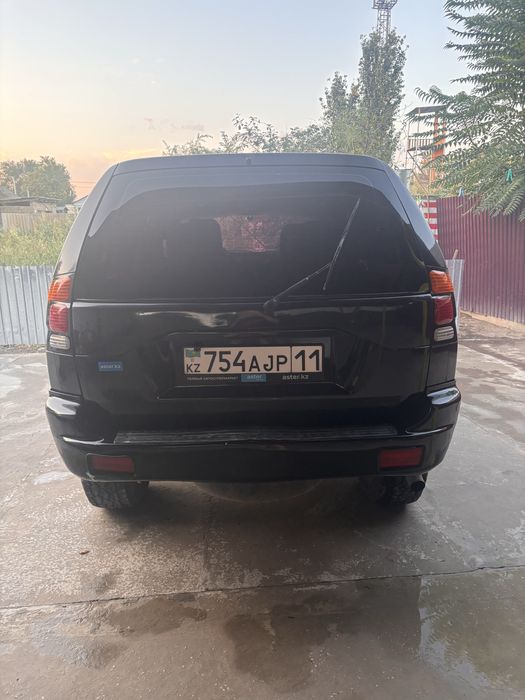 Mitsubishi montero sport 2002год