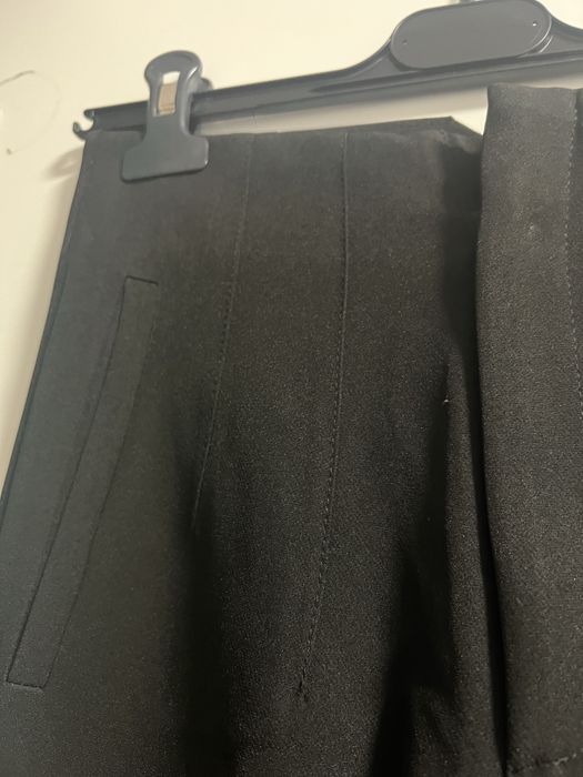 Pantaloni drepti noi