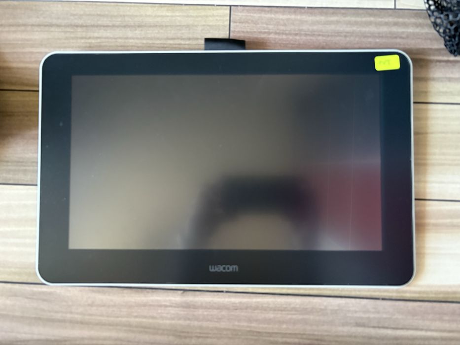 Wacom One 13 Graphics Display – като нов + оригинална писалка, раница и пълен комплект
