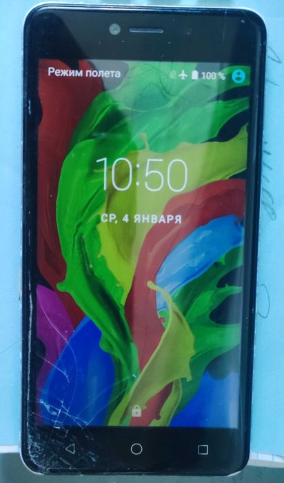 Телефон на запчасть работает