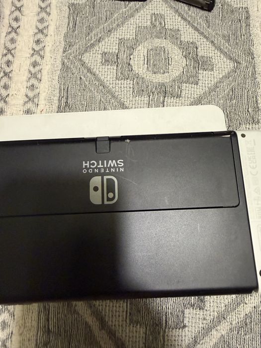 Продам Nintendo Swith OLED