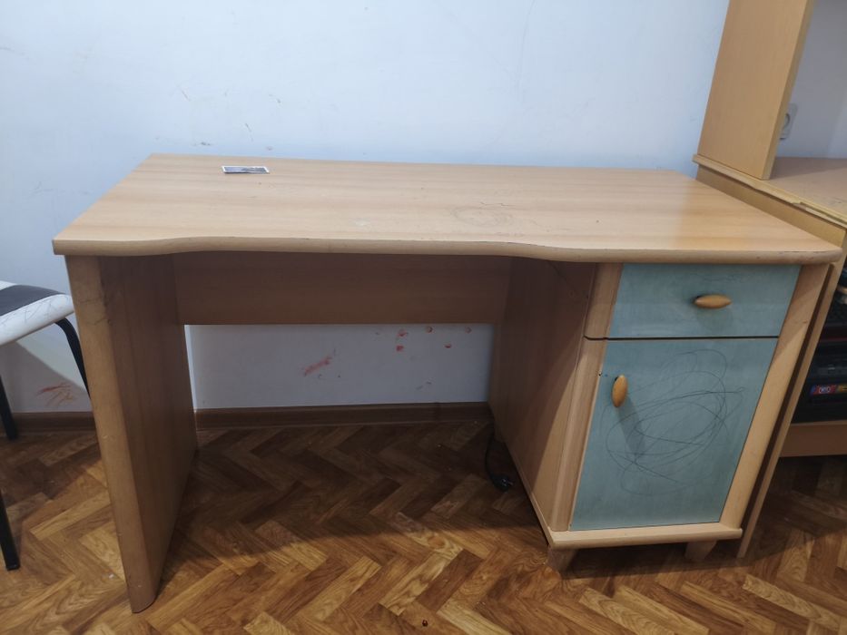Столписменный  для работы для учебы для компа