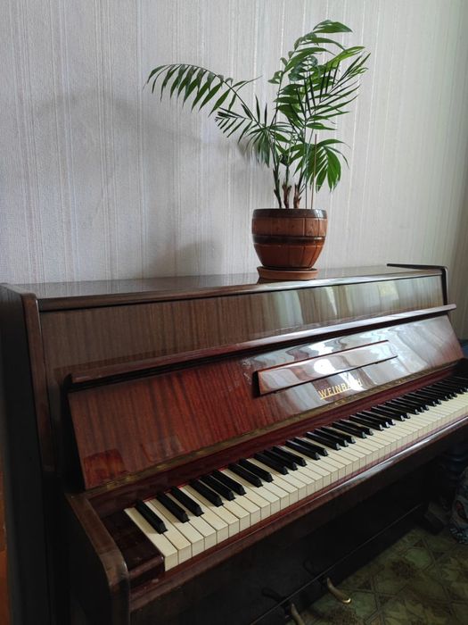 Продаётся фортепьяно
