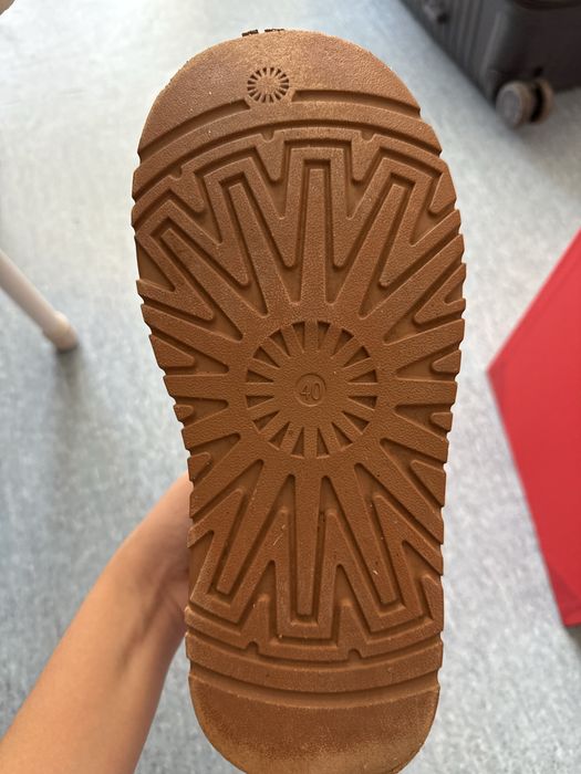 Продам женские угги
