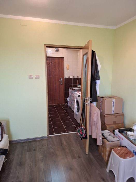 Vind garsoniera în Arad zona Vlaicu 24 6oo euro neg.