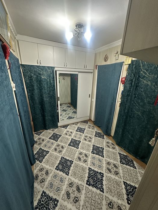 Продается  3 комнатная  квартира 2 этаж