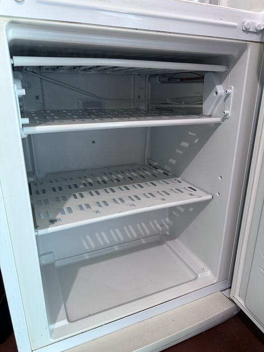 Холодильник indesit