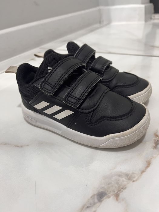 Кроссовки Adidas, 22