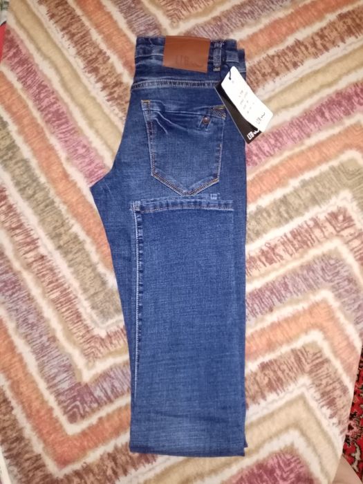 Продам новые джинсы