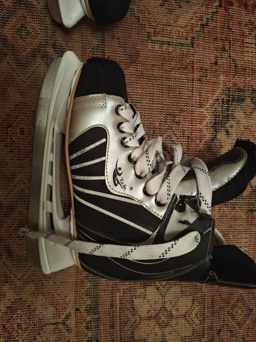 Хоккейные коньки 41 размер