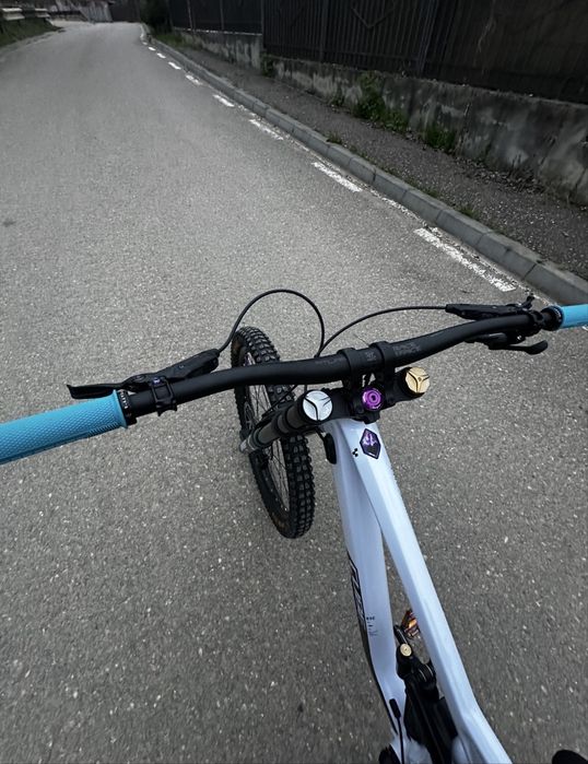 Cube TWO15 Race 2021 – DH pregătit, cadru nou, upgrade-uri top!