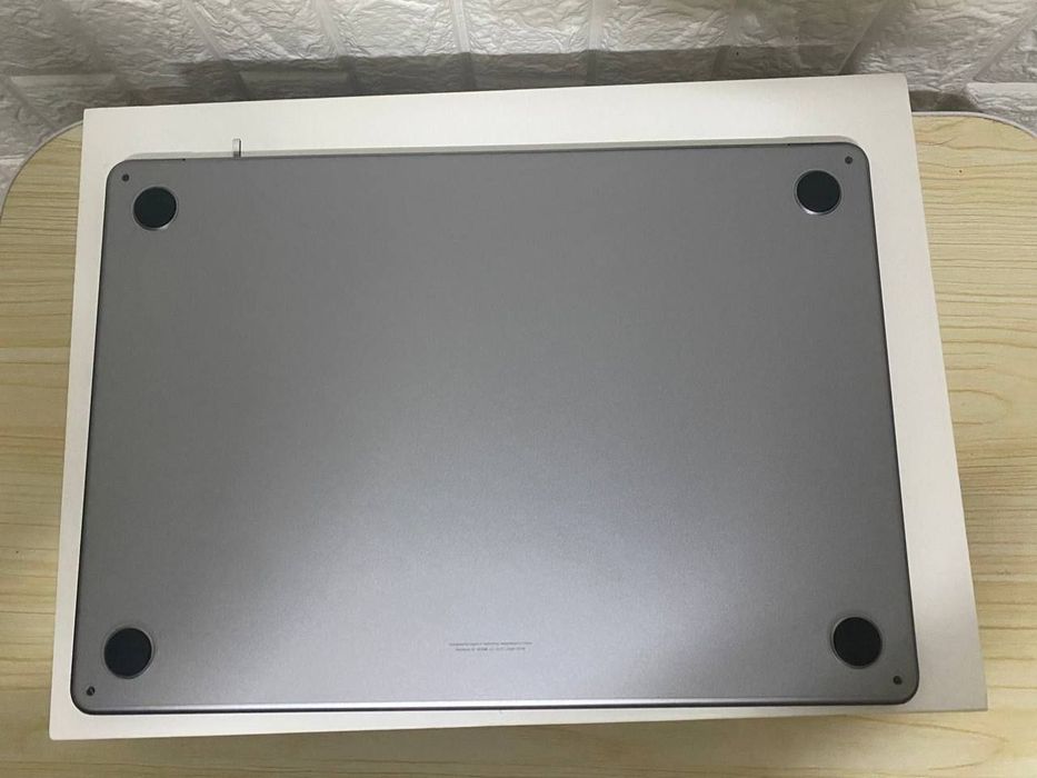 Macbook Air M2 15 dyum 16GB/512GB  spacegray full box sotiladi