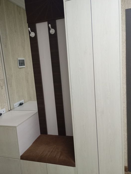 Продаеться уголок шкаф