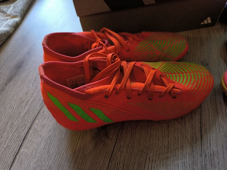 Всички за 40 лева! Много футболни обувки