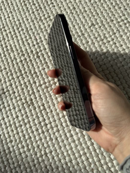 Продам Айфон 14 про