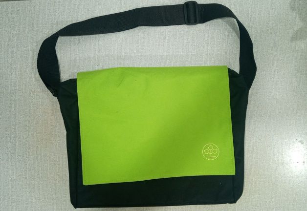 Продам сумку через плечо