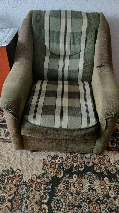 Отдам диван + кресла