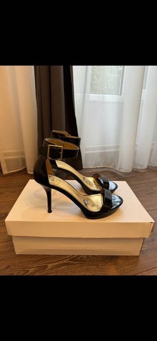 Sandale cu toc foarte comode, mărimea 37