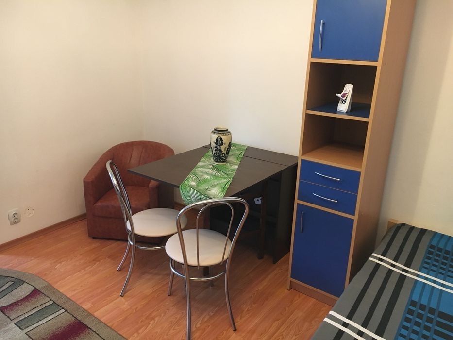 Proprietar inchiriez garsoniera metrou Lujerului