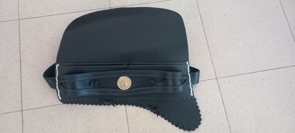 Силях за носия от кожа