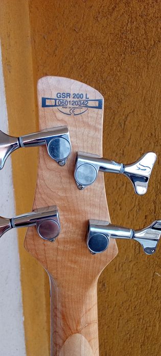 Електрическа бас китара за лява ръка