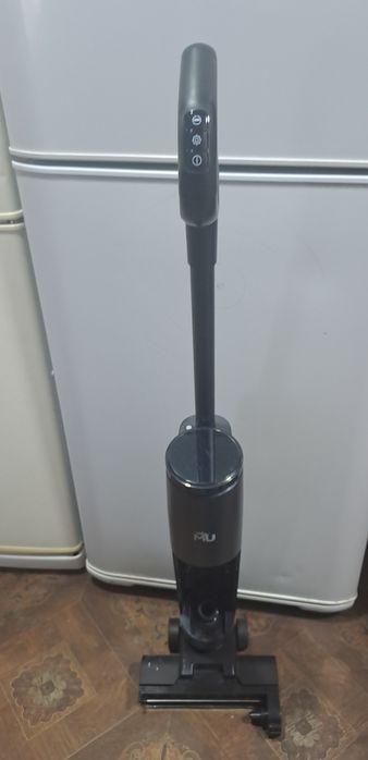 *Продам  вертикальный моющий пылесос