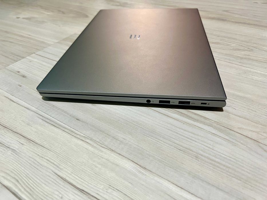 Cepter Spectrum OLED Ryzen 5 6600H Ram 16Gb Ssd 512Gb