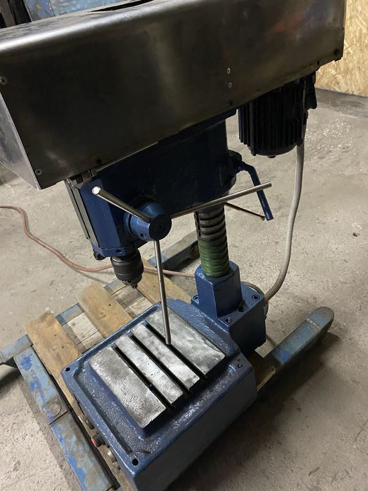 Сверлильный станок