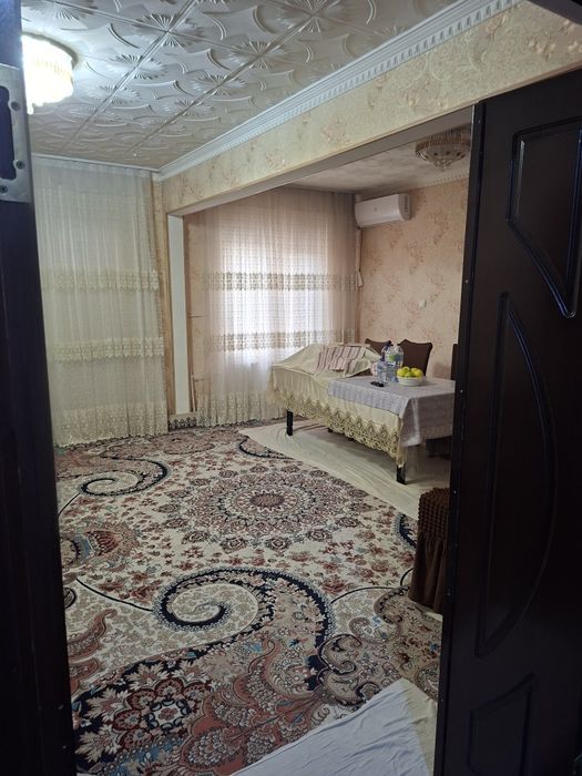 Продается ковер в хорошем состояние размером 5*5.5м