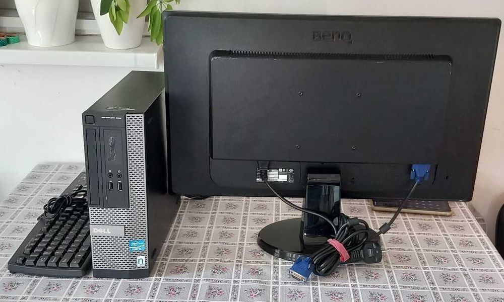 Sistem desktop Dell  OptiPlex 390, Procesor Intel Core i5-2400 CPU