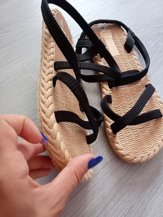Vând Sandale ușoare