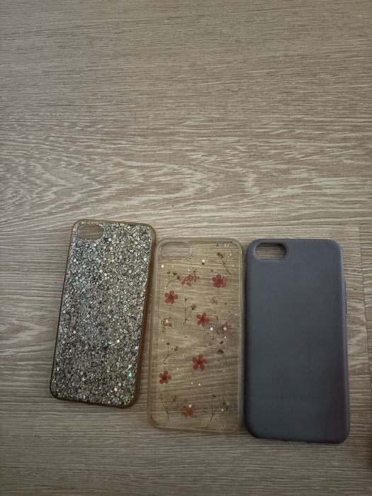 Продавам калъфи за айфон Se 2020