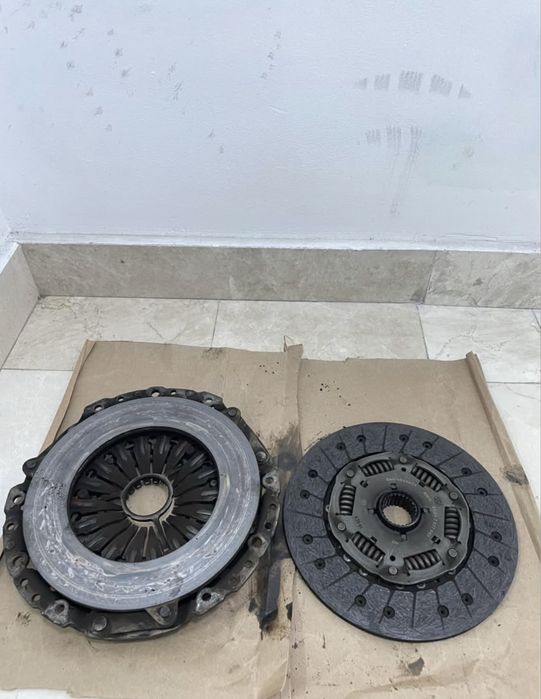 Ambreiaj si volanta BMW N47 123D