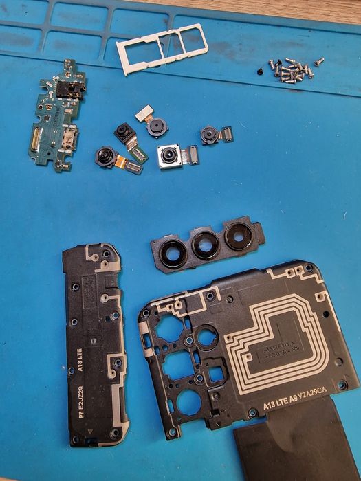 Samsung A13 ( НА ЧАСТИ)