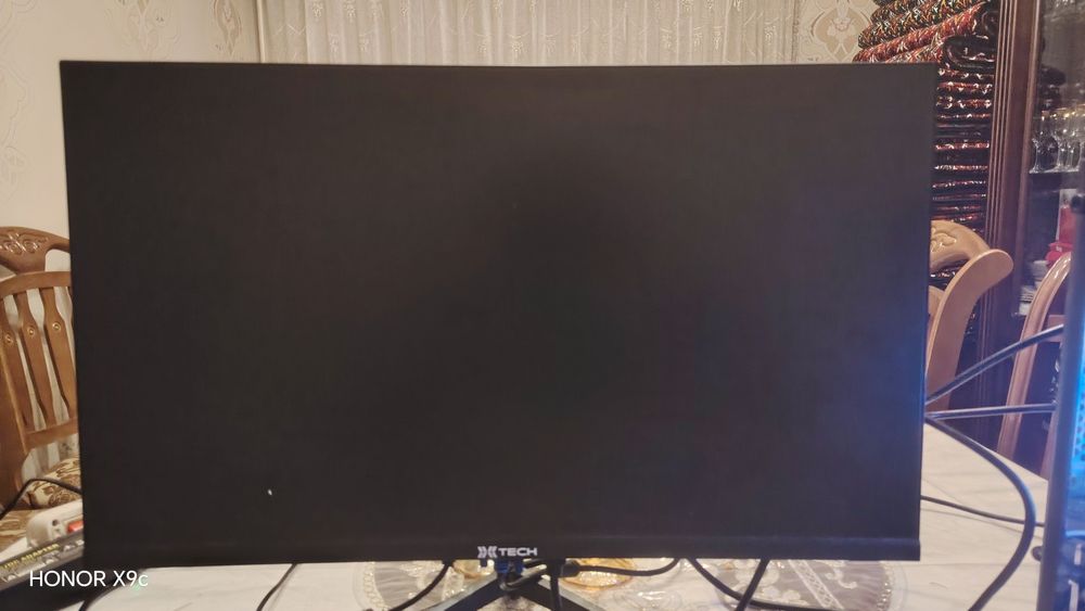 Компютер игровой идеал состояние  срочно продаёт ся