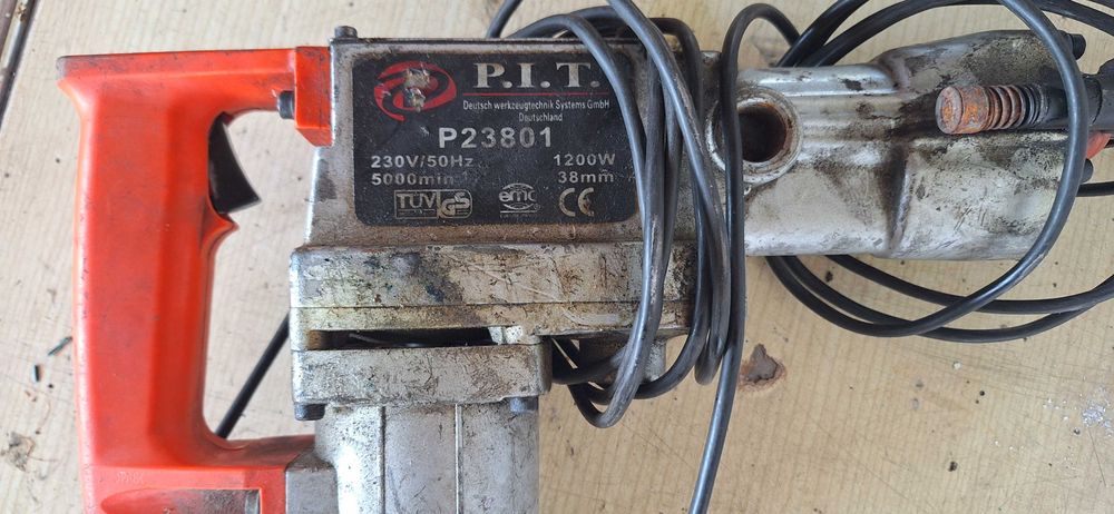 Продаю электро инструмент