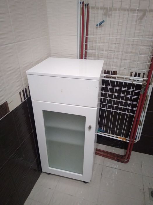 Шкаф    за  баня