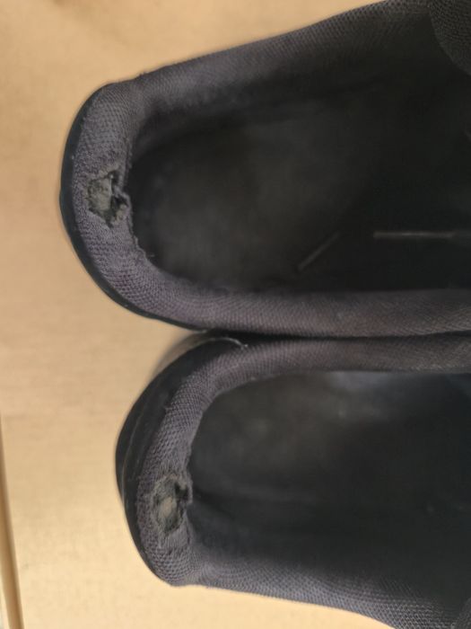 кроссовки — Adidas Advantage Base 2.0.