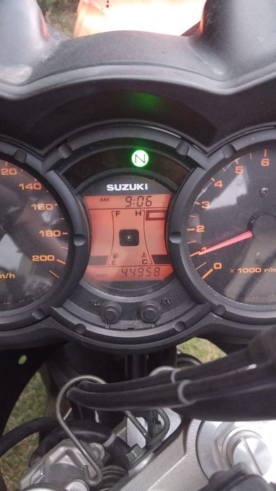 Motocicleta Suzuki V-Strom